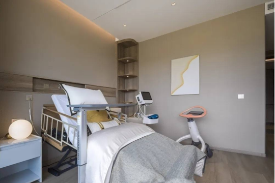 حلول إدارة الأصول الثابتة بتقنية RFID الذكية من FYJ لقطاع خدمات رعاية المسنين