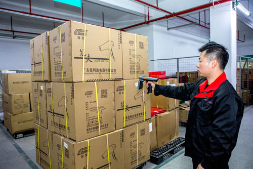 Case Study: How a Logistics Company Reduced Errors & Increased Throughput With RFID / AIDC Deployment